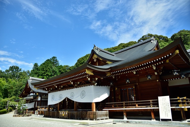 山をご神体とする奈良県・大神神社で、そのパワーを感じてみよう