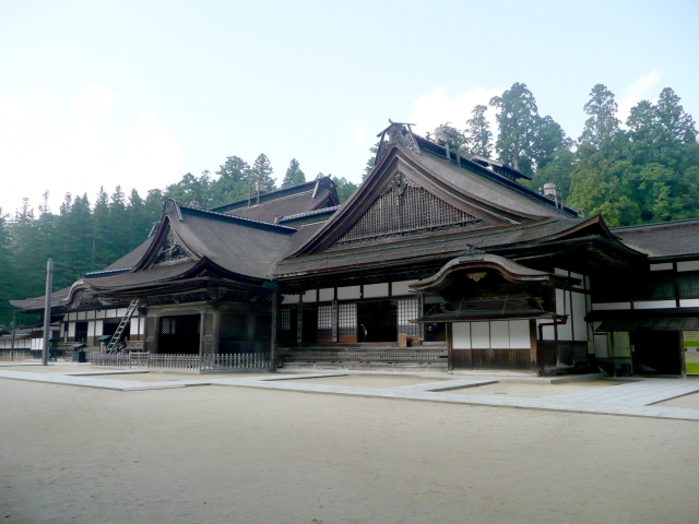 高野山「金剛峯寺」に高野山なんて山はない？ 空海が聖地としたある理由