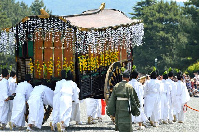 華やかさだけではない古式に忠実な葵祭