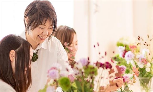 私の好きなお花「グロリオサリリー」 フラワースクール「ヘクセンハウス」