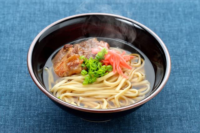 豚の美味しさそしてだしと麺との相性抜群！ソーキそばは最高！