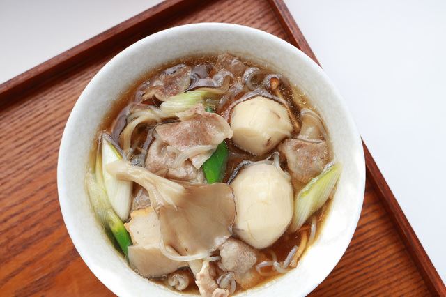 秋になるとあちこちで行われる芋煮会が話題！東北の味芋煮とは