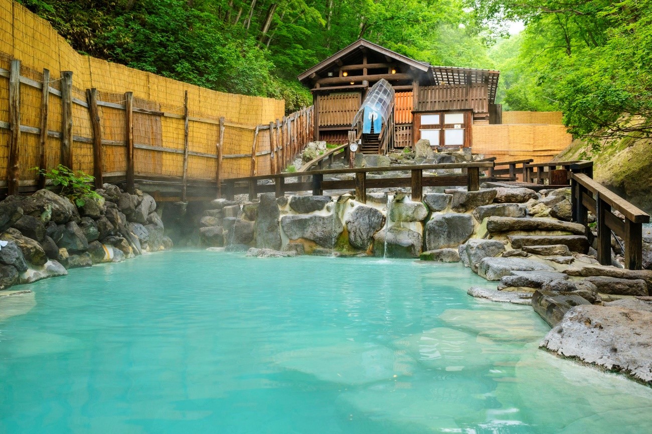 蔵王温泉大露天風呂で大自然に抱かれながら心も体も癒される体験を