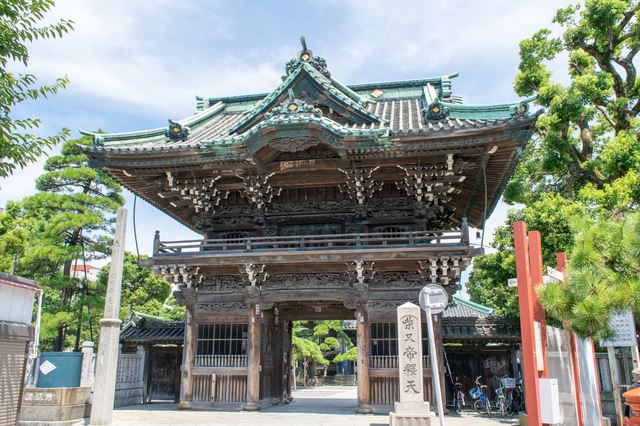 柴又帝釈天の向かいにおわす・柴又八幡神社